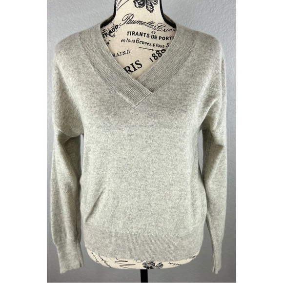 Madewell Cashmere V-Neck Sweater Heather Shadow, size Medium - Picture 3 of 13